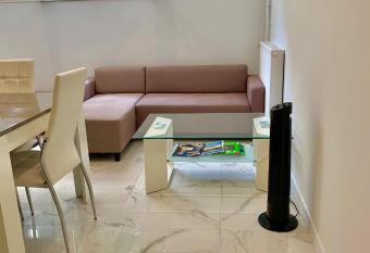 LesJardinsFleuris has Balcony rooms