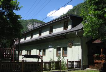 Penzi  n Borovica has Balcony rooms