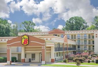 Super 8 by Wyndham Jasper has Smoking rooms