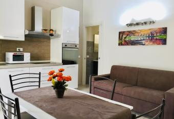 CASA ALBA allows 18 year olds to book a room