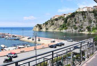 Cormorano Loft has Balcony rooms
