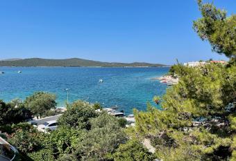 Apartments Paradise allows 18 year olds to book a room