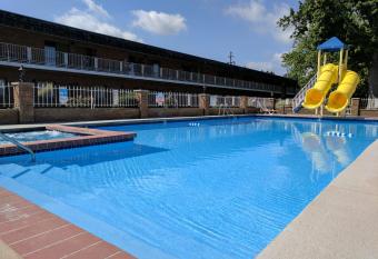 South Shore Inn has Balcony rooms