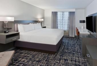 DoubleTree by Hilton Dothan has Balcony rooms