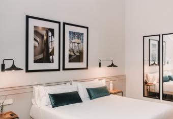 Helen Berger Boutique Hotel allows 18 year olds to book a room