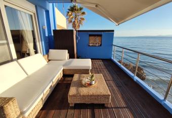 La Casa Azul has Balcony rooms