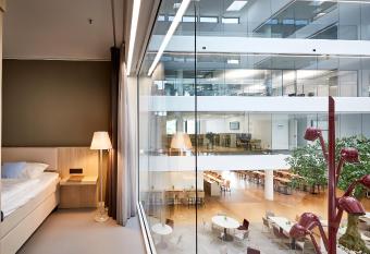 Hotel Vivendi allows 18 year olds to book a room