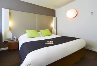 Campanile Roissy - Saint Witz allows 18 year olds to book a room