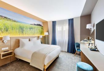 Best Western Le Beffroi allows 18 year olds to book a room