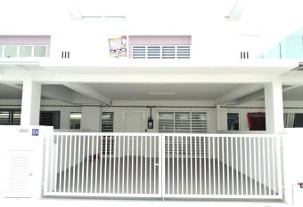 Holiday Homestay Seremban has Balcony rooms