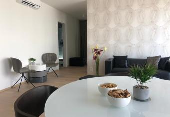 7th Heaven Apartments has Balcony rooms