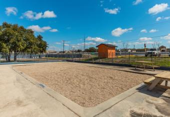 Studio 6 Temple, TX allows 18 year olds to book a room