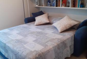 Camera per breve periodi allows 18 year olds to book a room