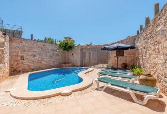 S era has Balcony rooms