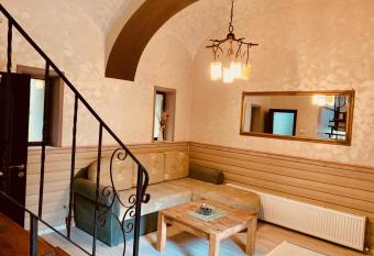 Eroilor Apartment allows 18 year olds to book a room