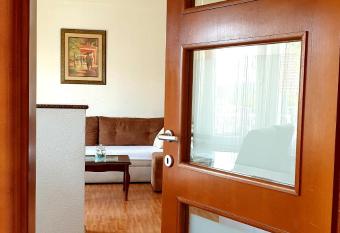 Apartman   ori   Posu  je has Balcony rooms