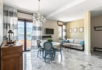 Como Bellevue Lago allows 18 year olds to book a room