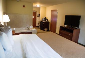 Cobblestone Hotel & Suites - Knoxville allows 18 year olds to book a room