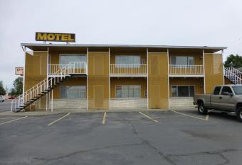 Umatilla Inn & Suites allows 18 year olds to book a room
