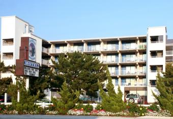 Barefoot Mailman has Balcony rooms