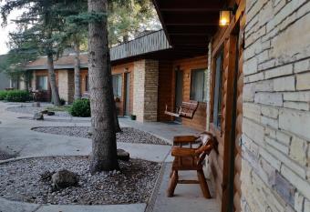 West Winds Lodge has Balcony rooms
