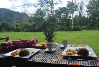 Hospedaje Amanecer has Balcony rooms