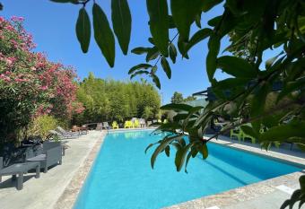 Logis NIMOTEL H  tel Cosy allows 18 year olds to book a room