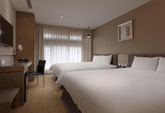 Fine Hotel allows 18 year olds to book a room