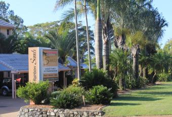 Rainbow Sands Resort has Balcony rooms