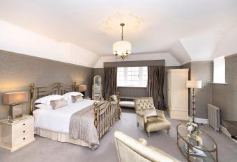 Windlestraw allows 18 year olds to book a room