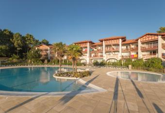 R  sidence Pierre & Vacances Le Domaine de Gascogne allows 18 year olds to book a room