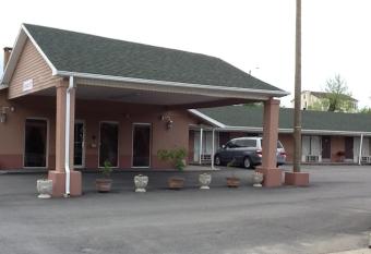 Caronoda Motel has Smoking rooms