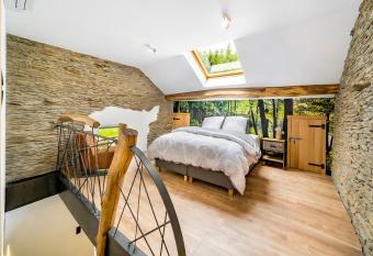 Pitch 15 allows 18 year olds to book a room