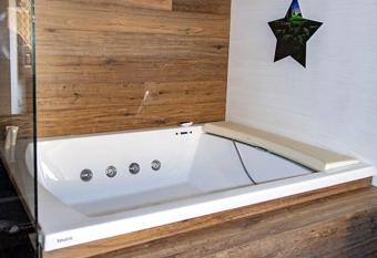 B&B Residenza San Giorgio has rooms with a private hot tub