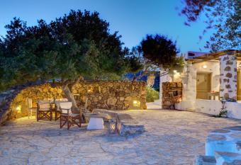 Eleonas Paros Villas, near Lolantonis beach has Balcony rooms