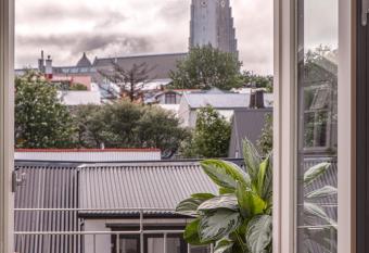 Hotel Von has Balcony rooms