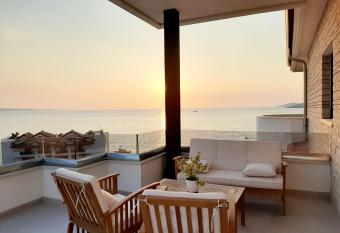 Hotel Sole allows 18 year olds to book a room