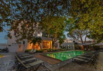 Avra Nafpliou has Balcony rooms