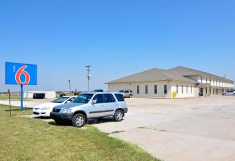 Motel 6-South Haven, Ks allows 18 year olds to book a room