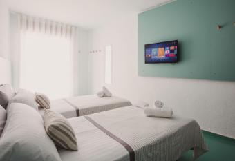 SubUp Hostel has Balcony rooms