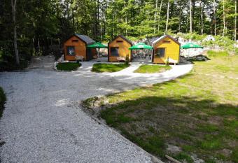 Estate Marjetin dom has Balcony rooms