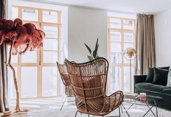 Ocho Suites & Kitchen allows 18 year olds to book a room