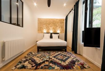 AMA allows 18 year olds to book a room