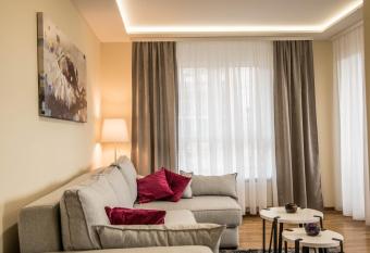 SkyNet Apartments has Balcony rooms