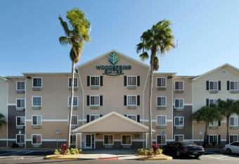 Woodspring Suites Orlando North - Maitland allows 18 year olds to book a room