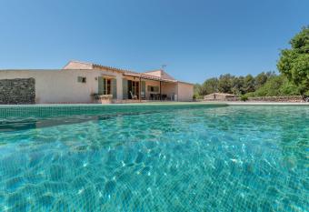 Finca Laurel has Balcony rooms