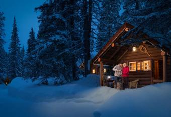 Storm Mountain Lodge & Cabins has Balcony rooms
