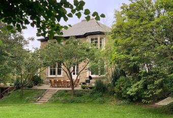 Rosevean House has Balcony rooms
