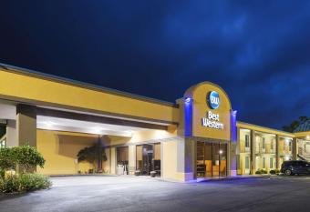 Best Western Of Walterboro has Smoking rooms