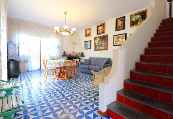 La Casetta di Emma allows 18 year olds to book a room